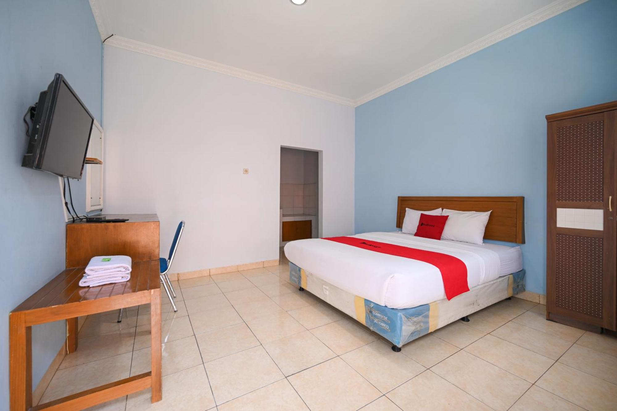 Hotel Reddoorz At De'balcon Kuta Bali 2*